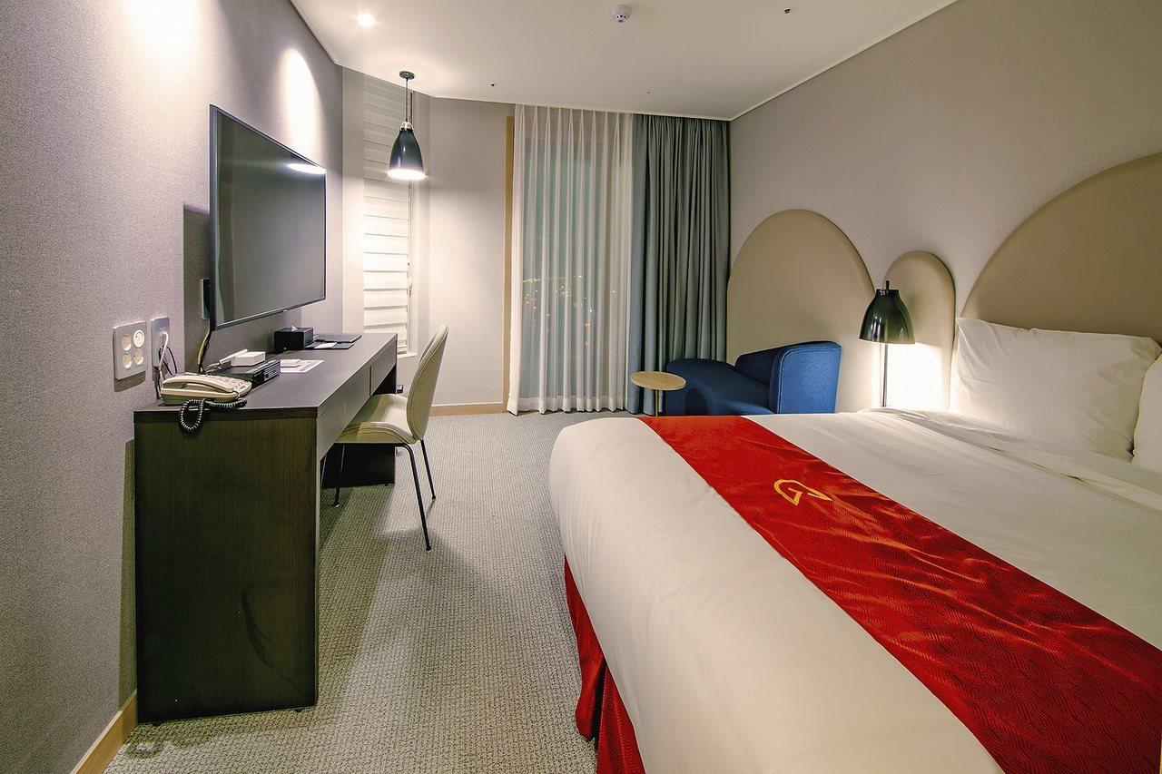 Golden Tulip Essential Namgang Ξενοδοχείο Jinju Εξωτερικό φωτογραφία