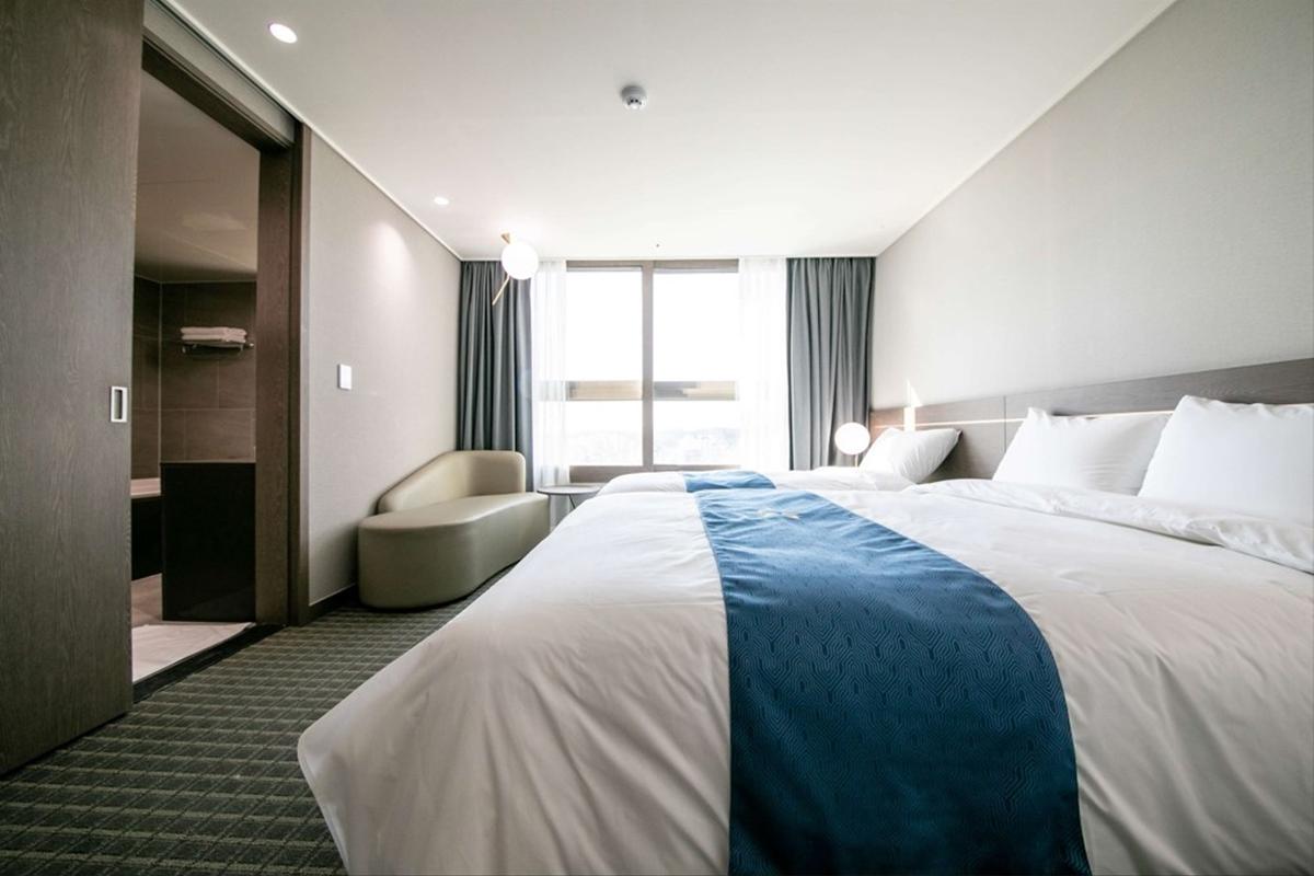 Golden Tulip Essential Namgang Ξενοδοχείο Jinju Εξωτερικό φωτογραφία