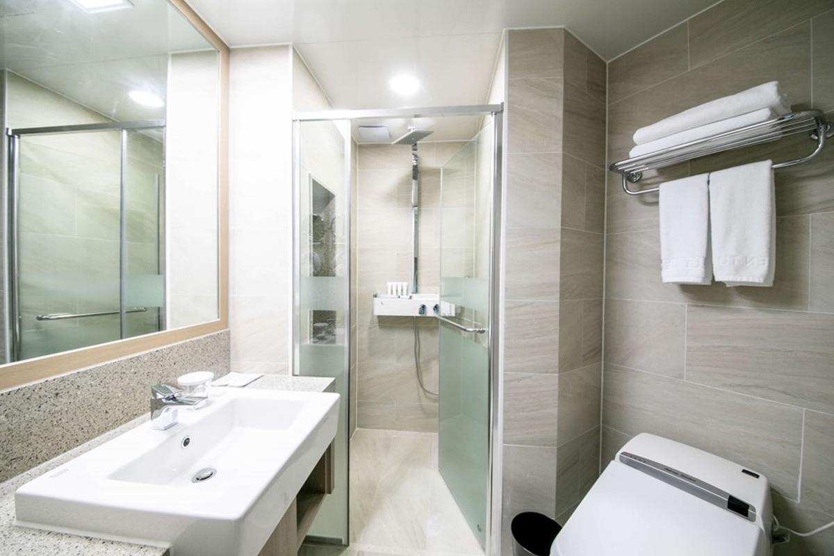 Golden Tulip Essential Namgang Ξενοδοχείο Jinju Εξωτερικό φωτογραφία